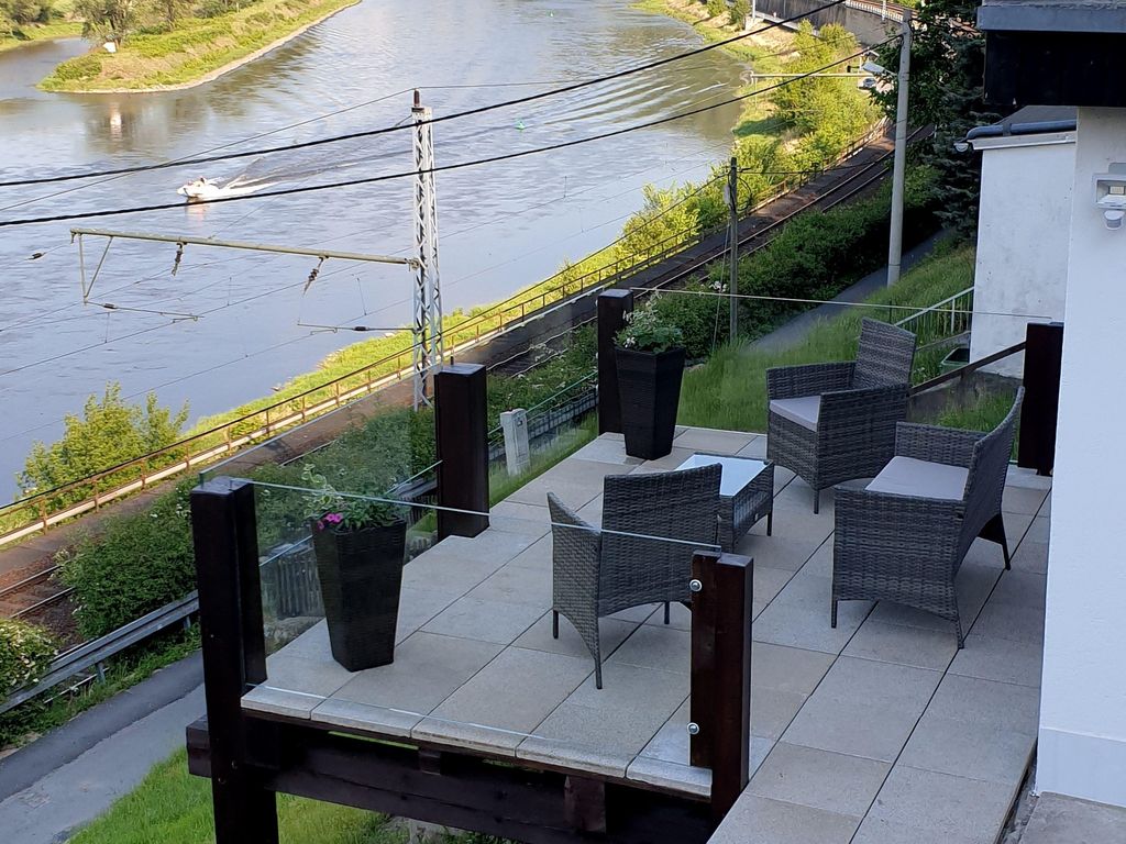 Elbblick kleine Wohnung mit Terrasse