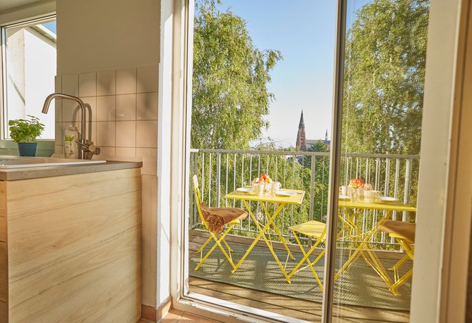 Schöne Aussicht mit Balkon