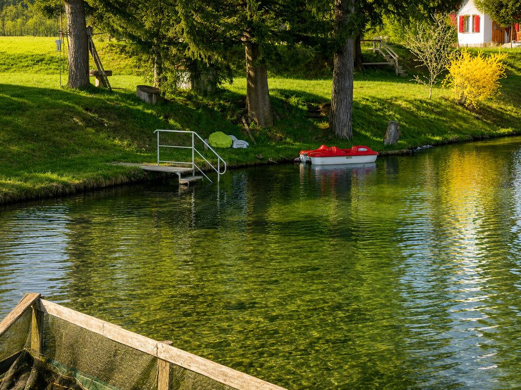 Ferienwohnung in Südkärnten – Bergblick, Fischteich & Naturidylle