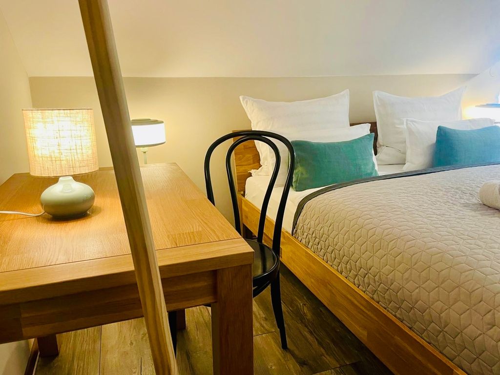 AyCatcherHomes - Mira | Old Town | 3BR Loft | 9 Guests