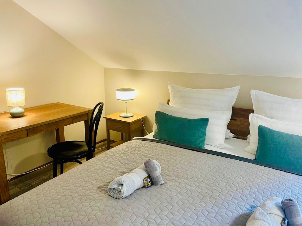 AyCatcherHomes - Mira | Old Town | 3BR Loft | 9 Guests