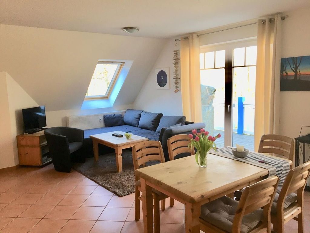 Eva · Balkon · WLAN · Haustiere · 900 m zum Strand
