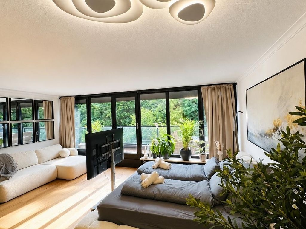 Velmora Boutique Suites: Pool, Sauna + E-Bikes