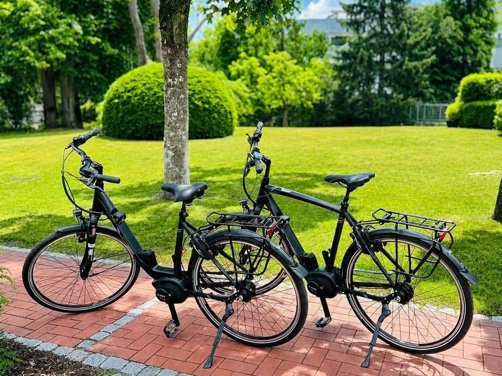 Velmora Boutique Suites: Pool, Sauna + E-Bikes