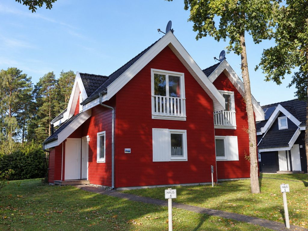Ferienhaus Wellenläufer in Glowe mit Sauna, Kamin & Ostseeurlaub