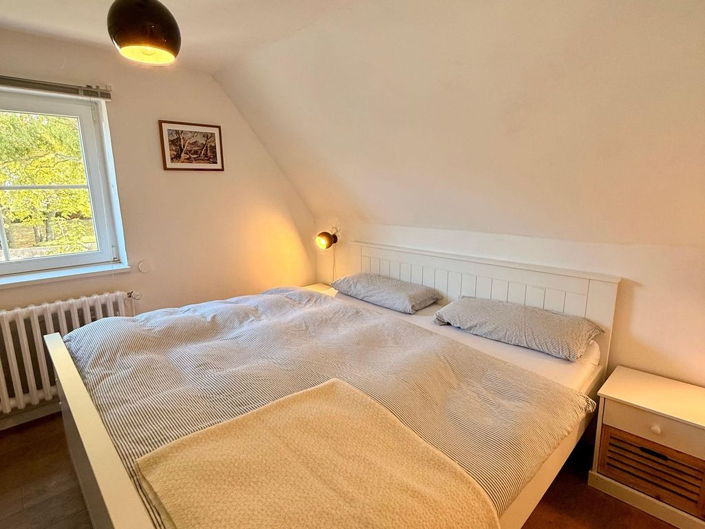 Schönes Ferienhaus mit Garten & Mid Century Möbeln in Strand nähe Avendorf