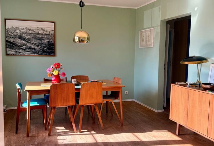 Photo Schönes Ferienhaus mit Garten & Mid Century Möbeln in Strand nähe Avendorf 2
