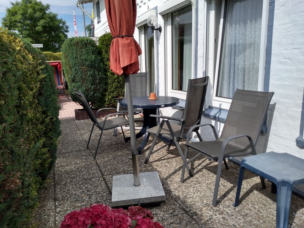 Fewo 5 mit Terrasse, Parkplatz, Fahrradgarage, Tischtennis
