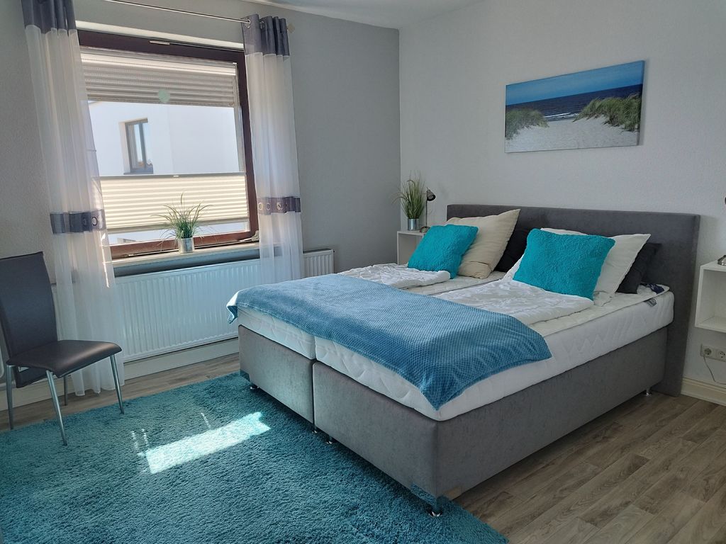 Ferienwohnung mit Meerblick, 2 Schlafzi. Box-Bett, Süd- Balkon -eig. Parkplatz- Glasfaser