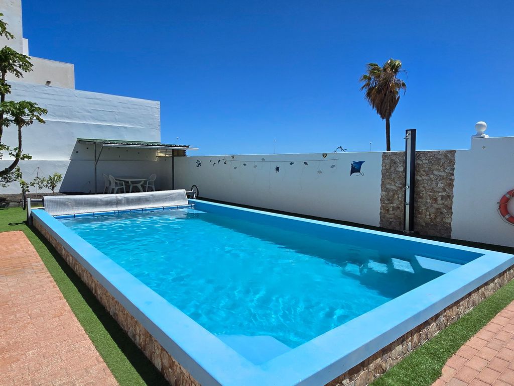 2 Schlafzimmer - ruhige Lage - Pool - Parkplatz