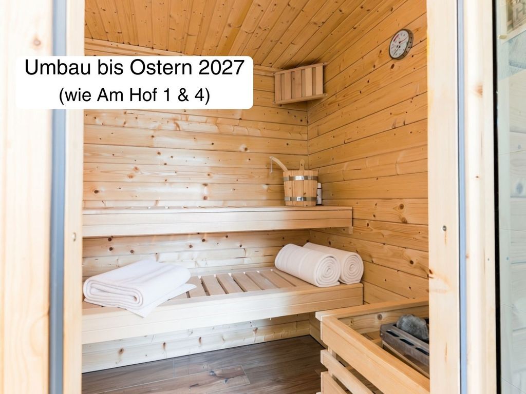 Am Hof 2