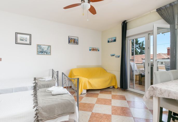 1-Zimmer-Ferienwohnung mit Terrasse und Meerblick Mavarstica, Ciovo A-12696-a