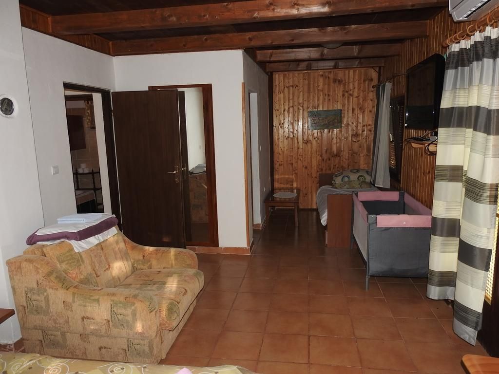 Schlafzimmer 1