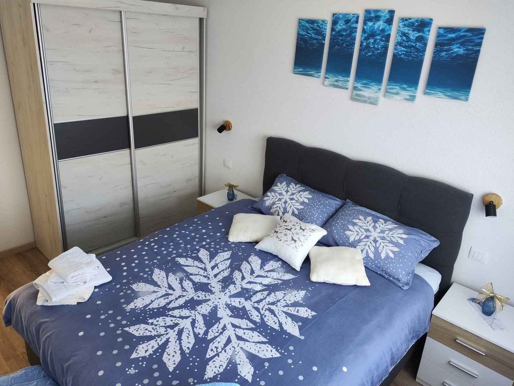 Schlafzimmer 1
