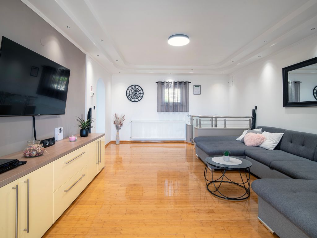 Wohnzimmer 1