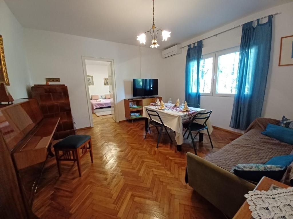 Wohnzimmer 1