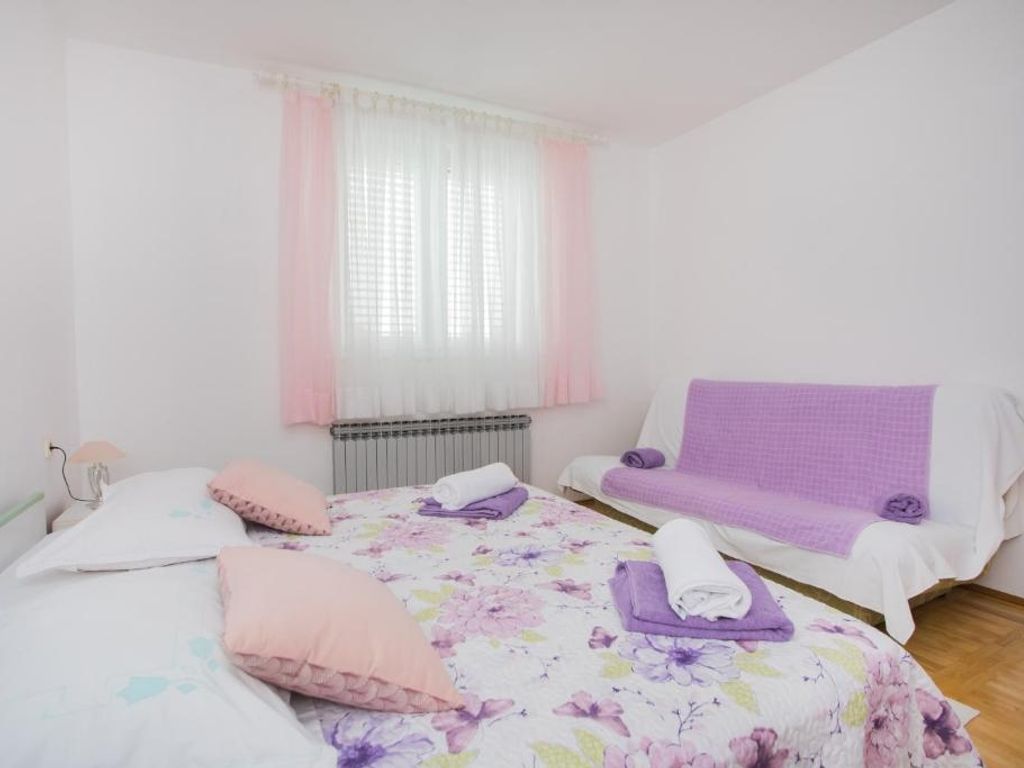 Schlafzimmer 2