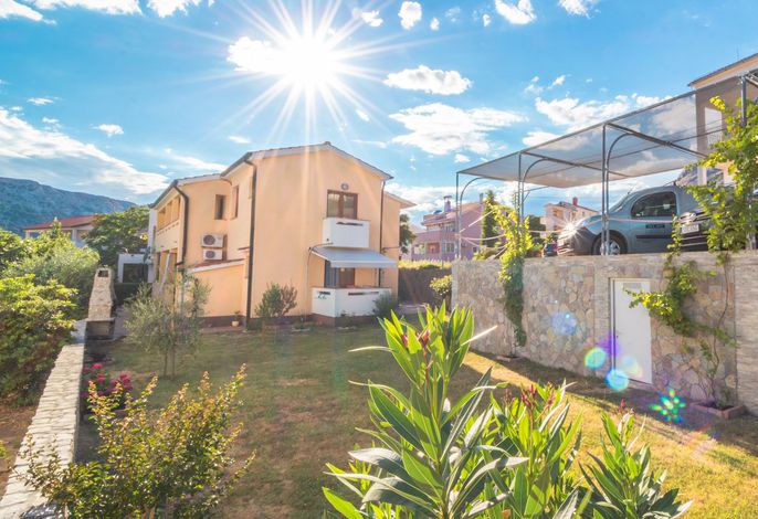 Ferienwohnungen und Zimmer mit Parklplatz Baska, Krk - 23309
