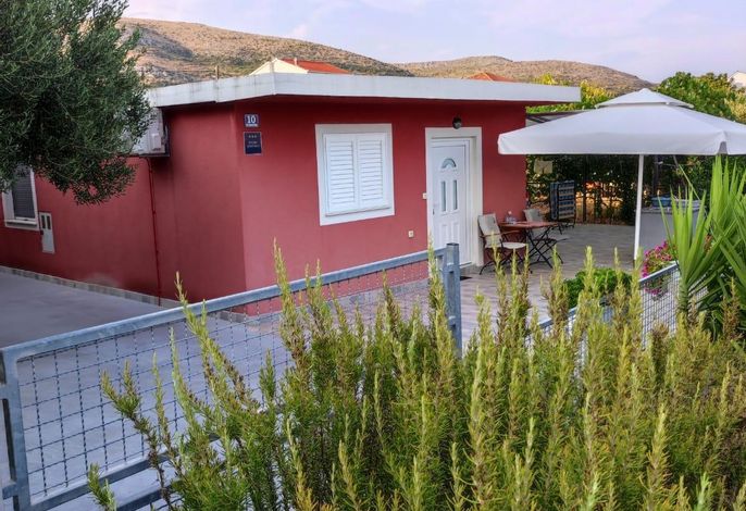 Ferienwohnungen mit Parkplatz Seget Donji (Trogir) - 23533