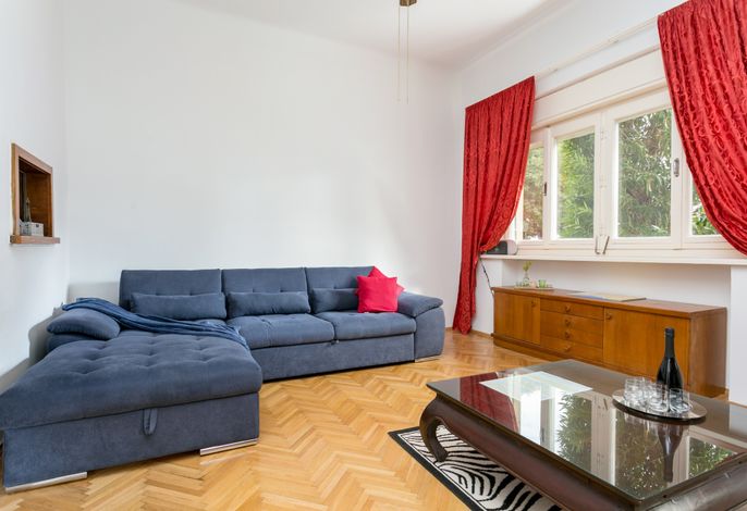 Komfortables Haus mit Pool Split K-23559