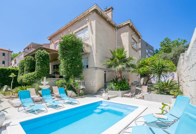 Luxusvilla am Meer mit Pool Split - 23559
