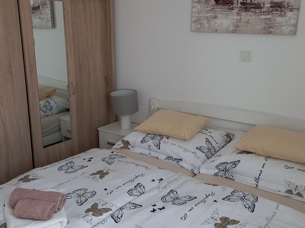 Schlafzimmer 1