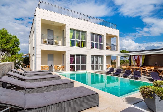 Ferienwohnungen mit Pool für Familien Vir - 23976