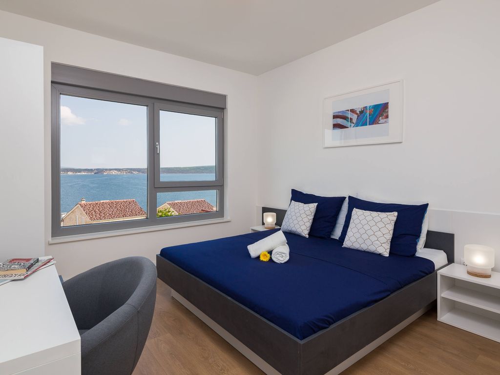Schlafzimmer 1