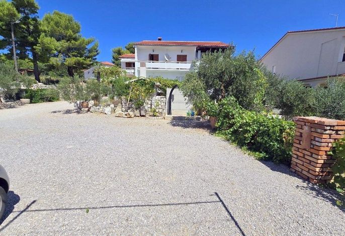 Ferienwohnungen mit Parkplatz Barbat (Rab) - 24096