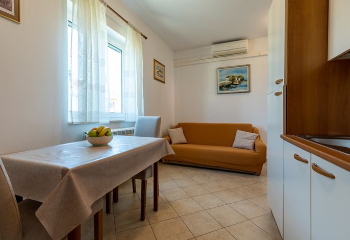 1-Zimmer-Ferienwohnung mit Terrasse und Meerblick Trogir A-24405-a