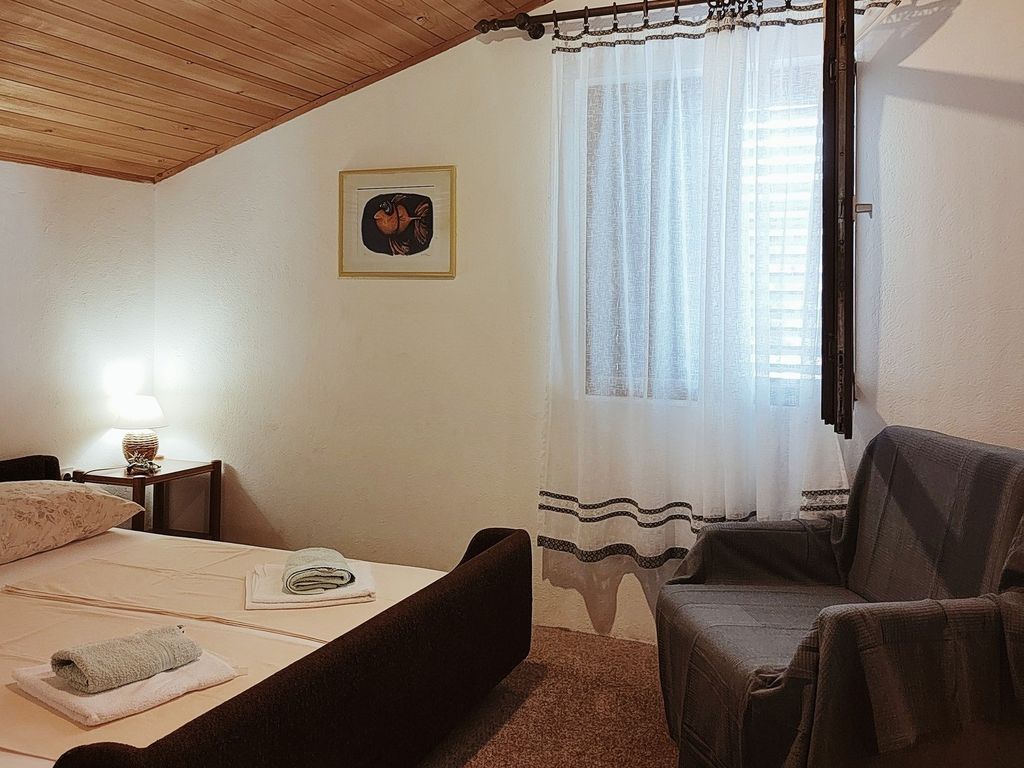 Schlafzimmer 1
