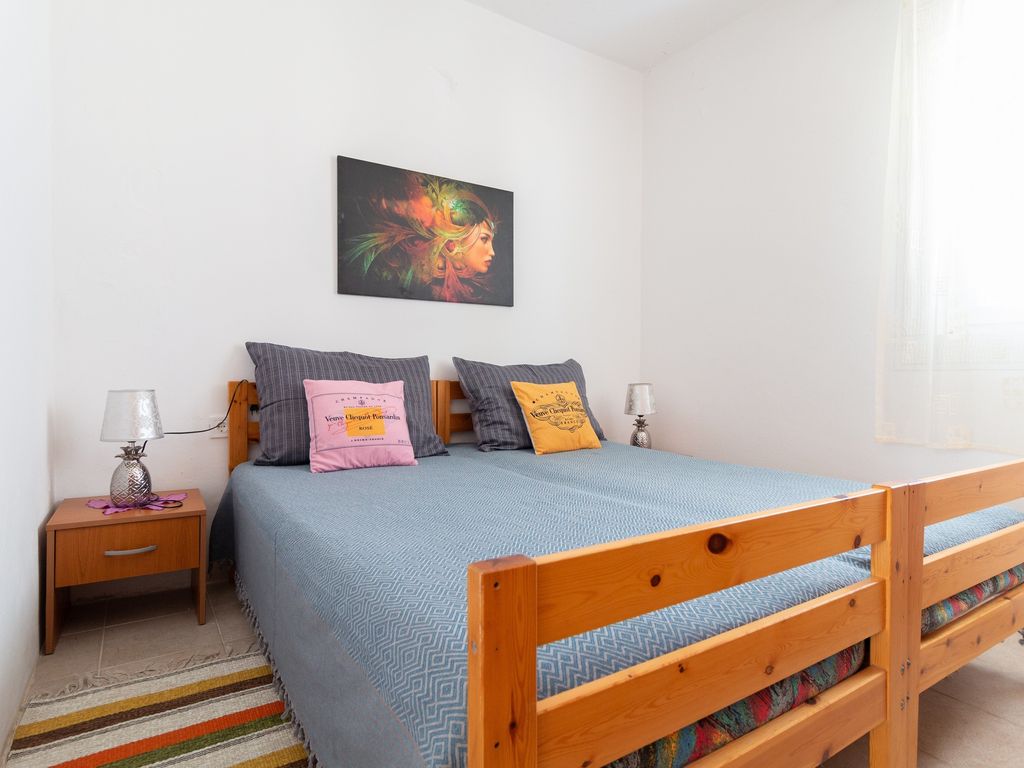 Schlafzimmer 1