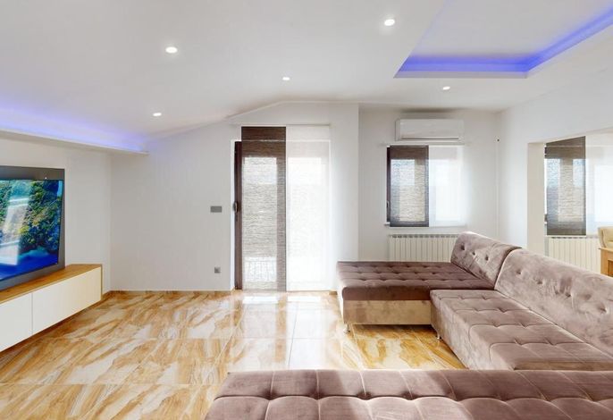 2-Zimmer-Ferienwohnung mit Terrasse und Meerblick Vilanija, Umag A-24656-a