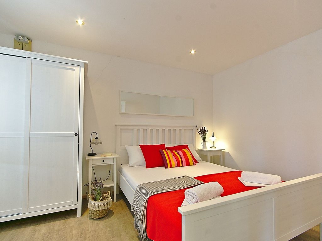 Schlafzimmer 1