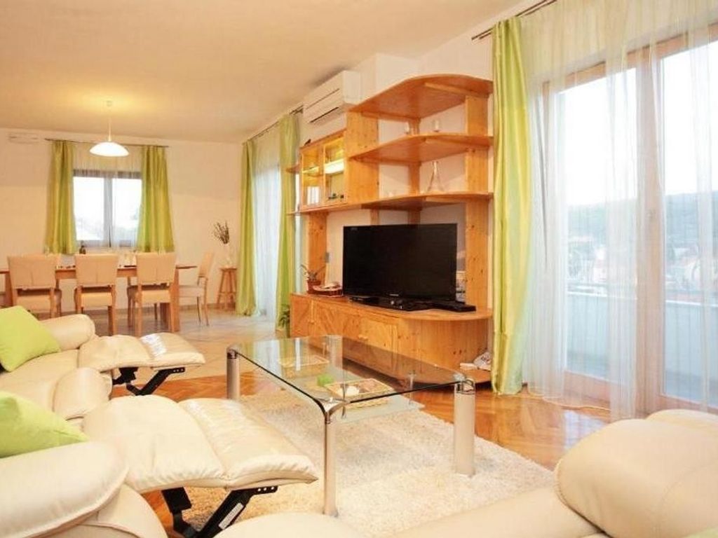 Wohnzimmer 1