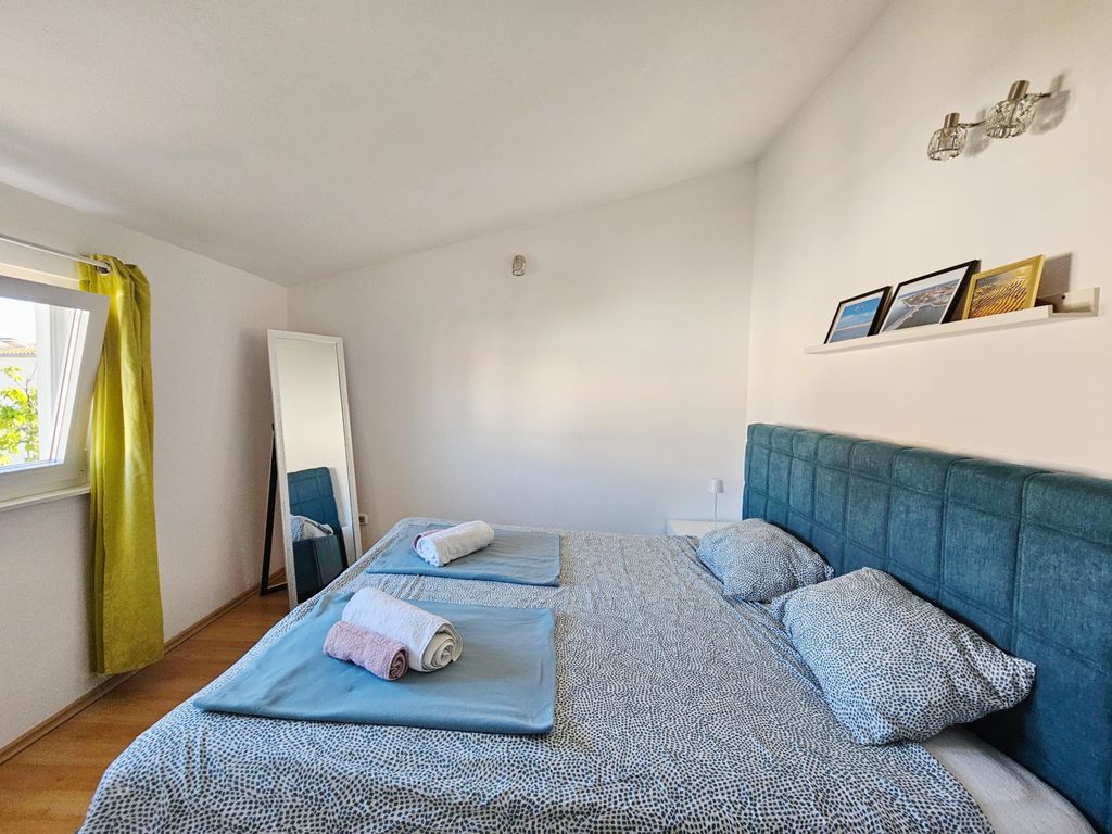 Schlafzimmer 1