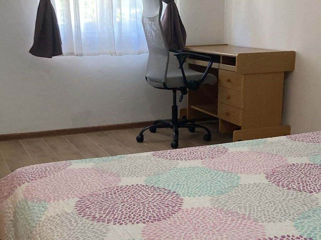 Schlafzimmer 1