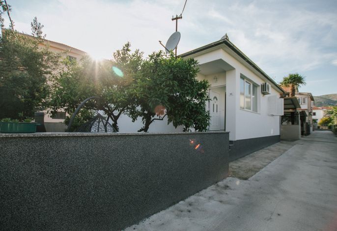 Ferienwohnungen mit Parkplatz Trogir - 25102
