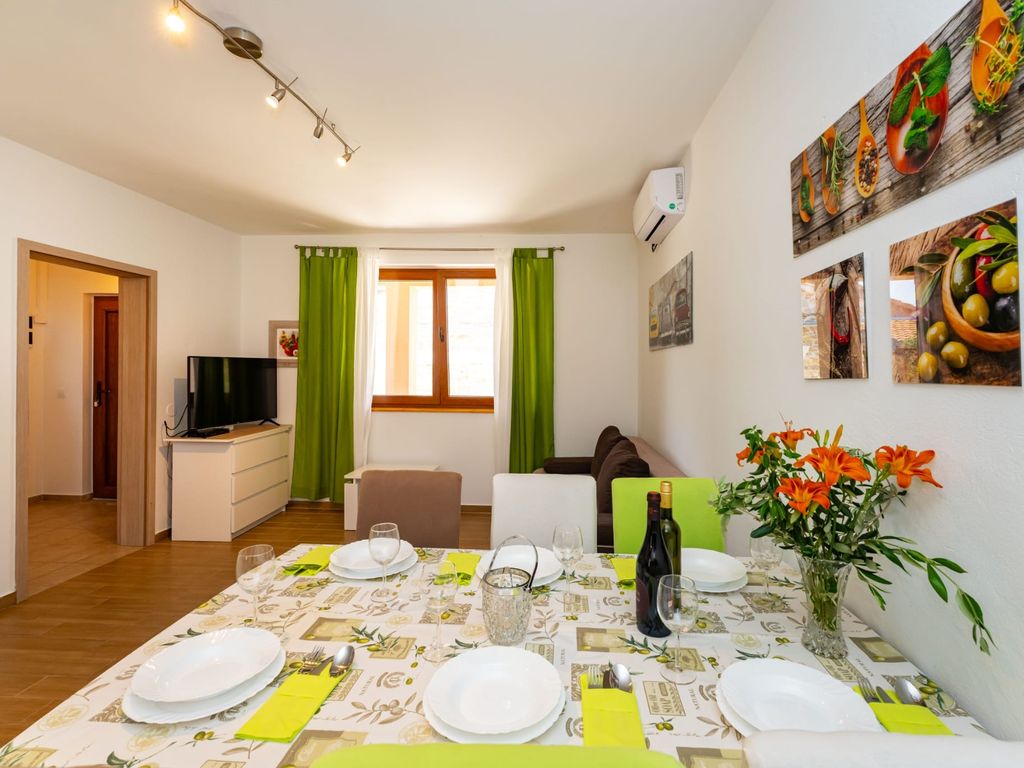Esszimmer 1