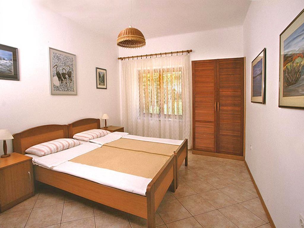 Schlafzimmer 1