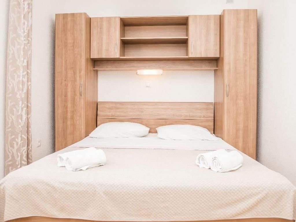 Schlafzimmer 1