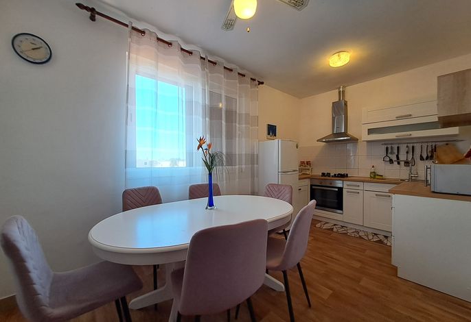 2-Zimmer-Ferienwohnung mit Balkon und Meerblick Sucuraj, Hvar A-25285-b