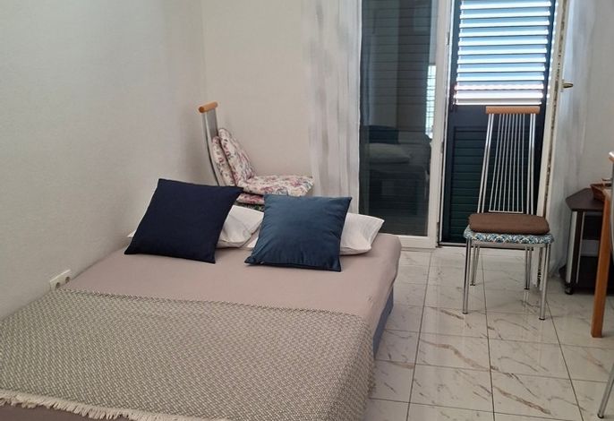1-Zimmer-Ferienwohnung mit Balkon und Meerblick Lokva Rogoznica, Omis A-25499-c