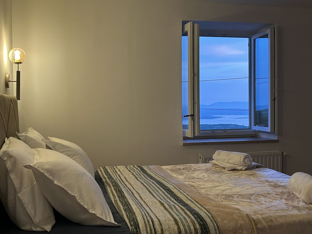 Schlafzimmer 1