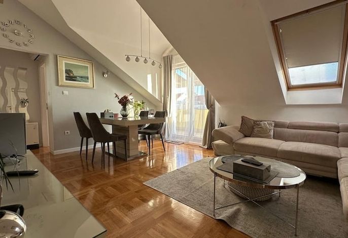 3-Zimmer-Ferienwohnung mit Balkon und Meerblick Split A-25945-a