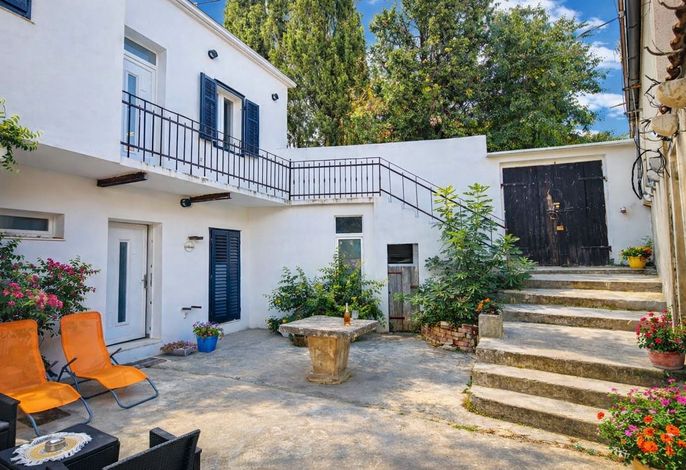 Ferienwohnungen mit Parkplatz Sibenik - 26011
