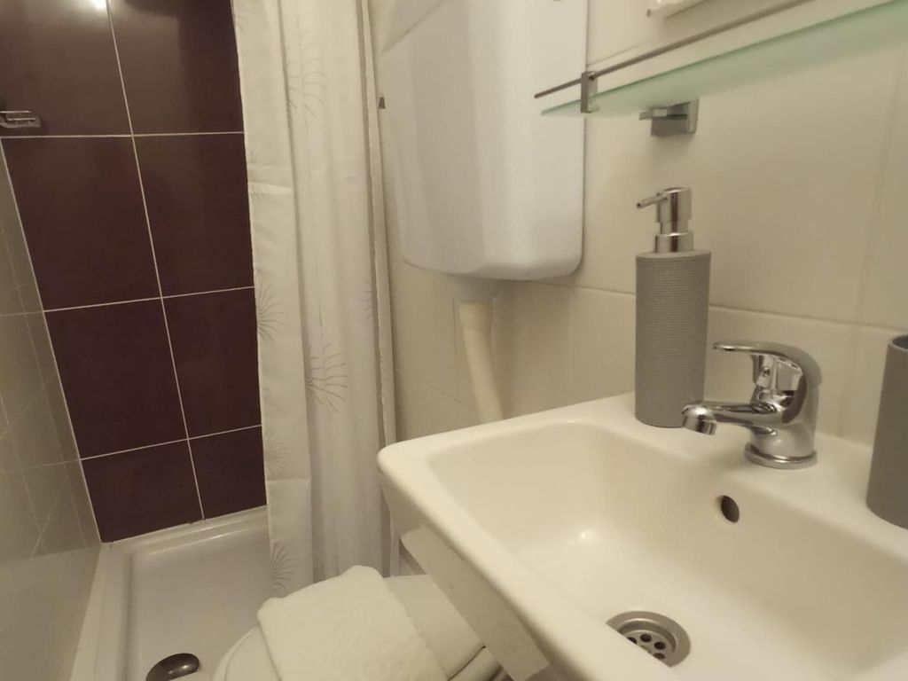 Badezimmer 1