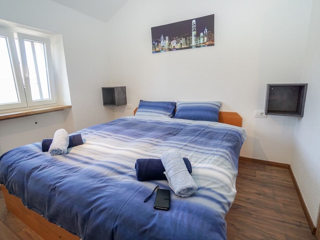Schlafzimmer 1