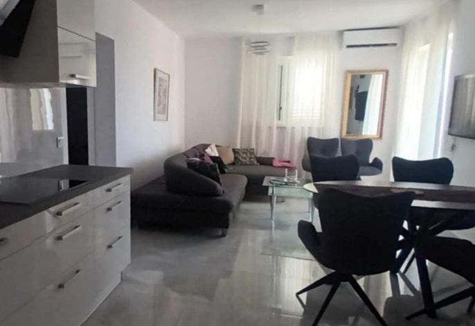 2-Zimmer-Ferienwohnung mit Balkon und Meerblick Rogoznica A-27497-a