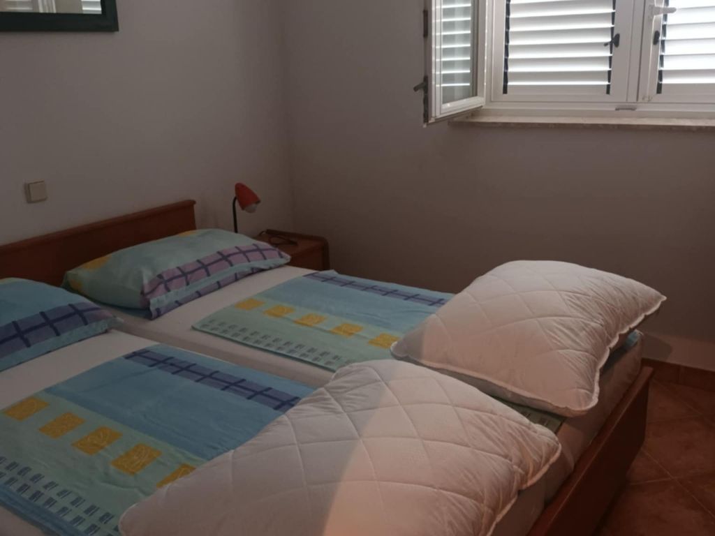 Schlafzimmer 1